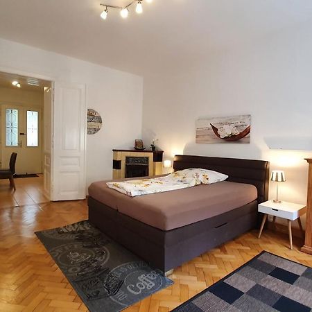 Gorgeous Viennese Apartment 10 Min To City Center Bagian luar foto